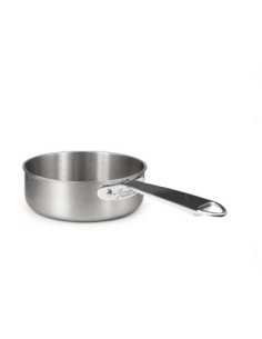 Cacerola baja en aluminio-inox triple acabado satinado, para inducción con un mango, diámetro 28 cm.